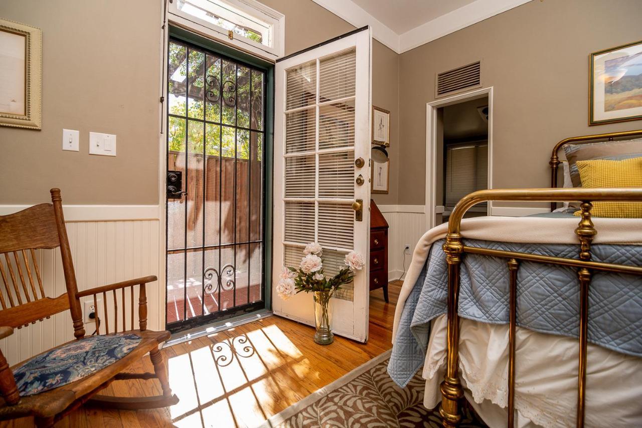 Queen Room Garden View