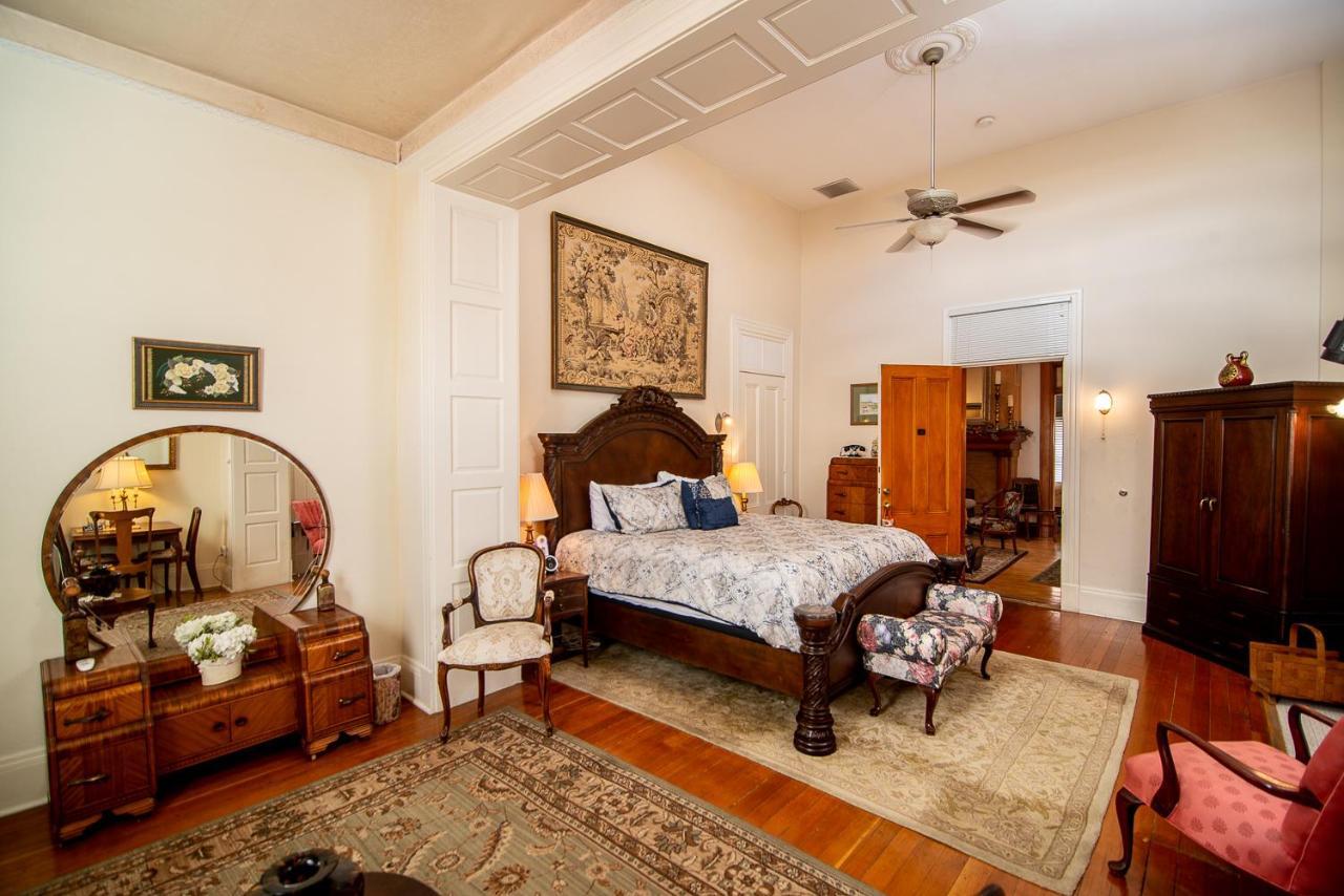 Deluxe King Suite