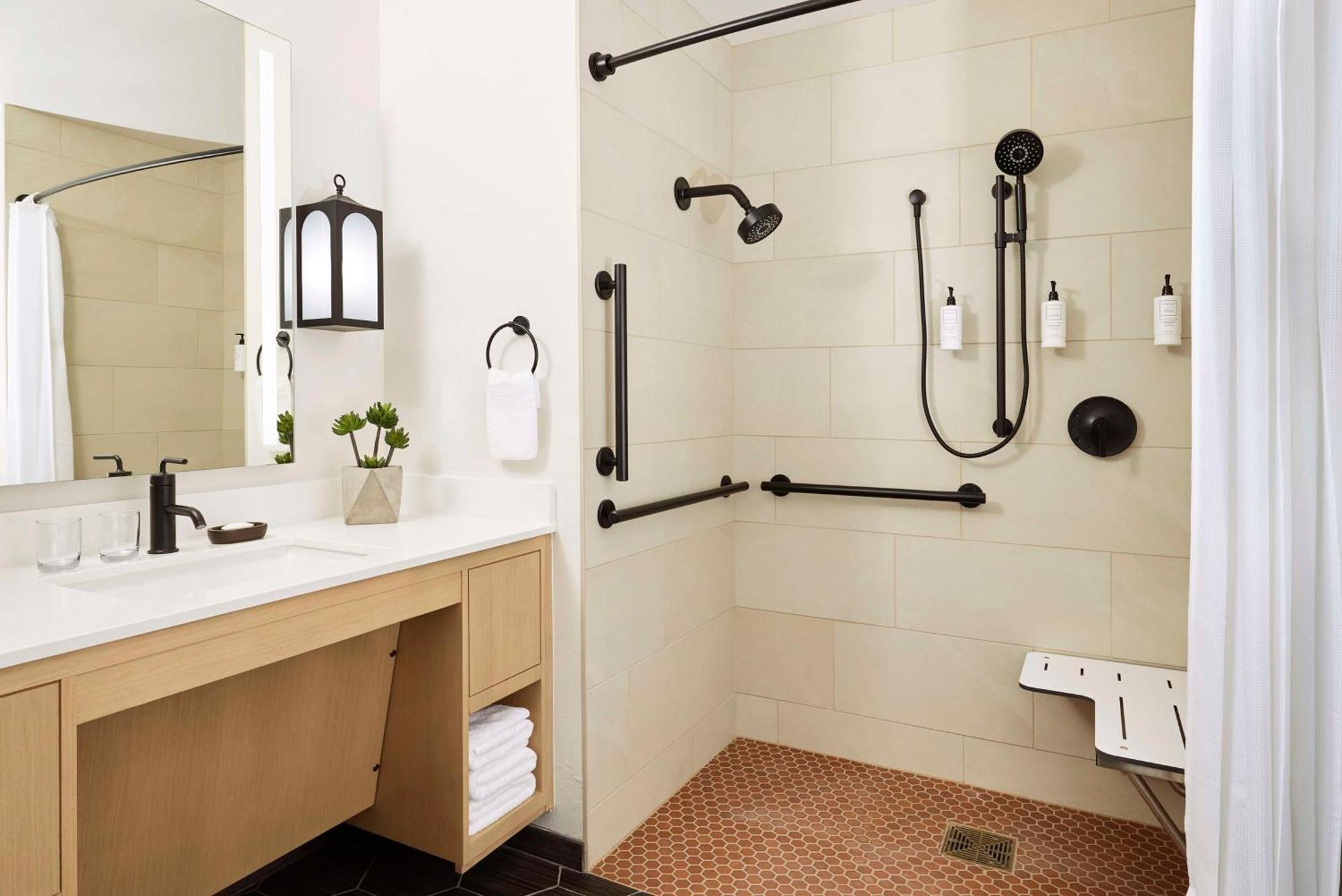 Queen Room with Two Queen Beds and Roll-In Shower - Mobility Access
