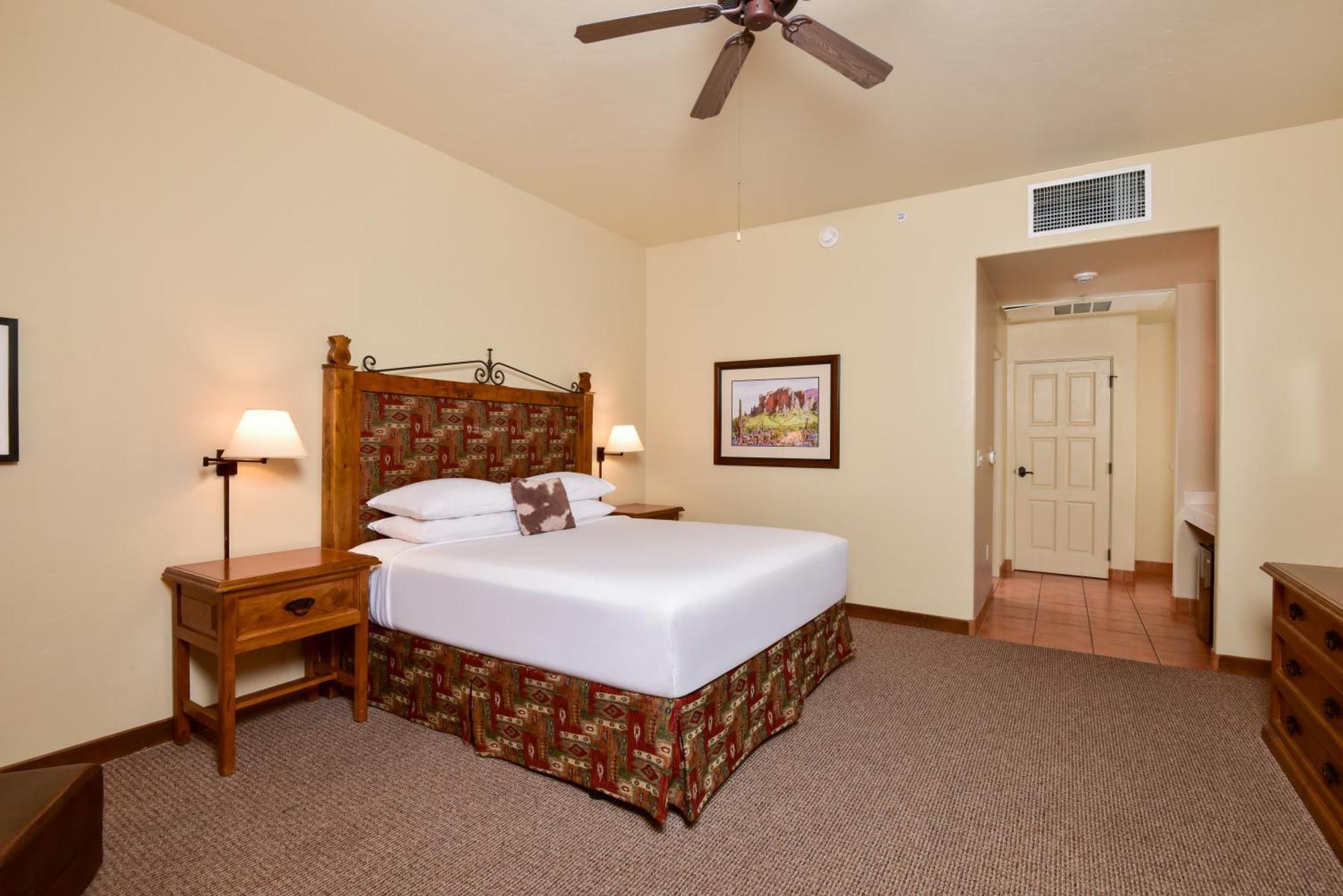 Deluxe King Room