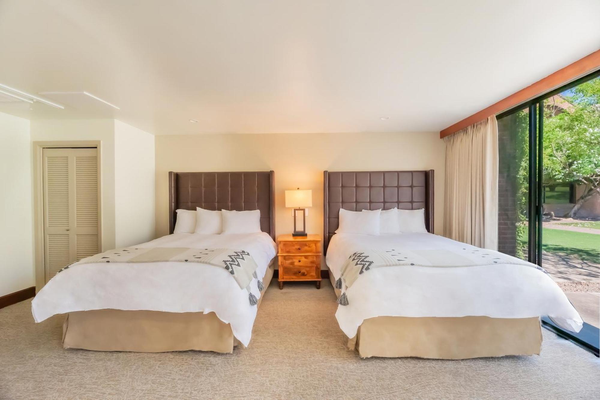 Deluxe Queen Suite
