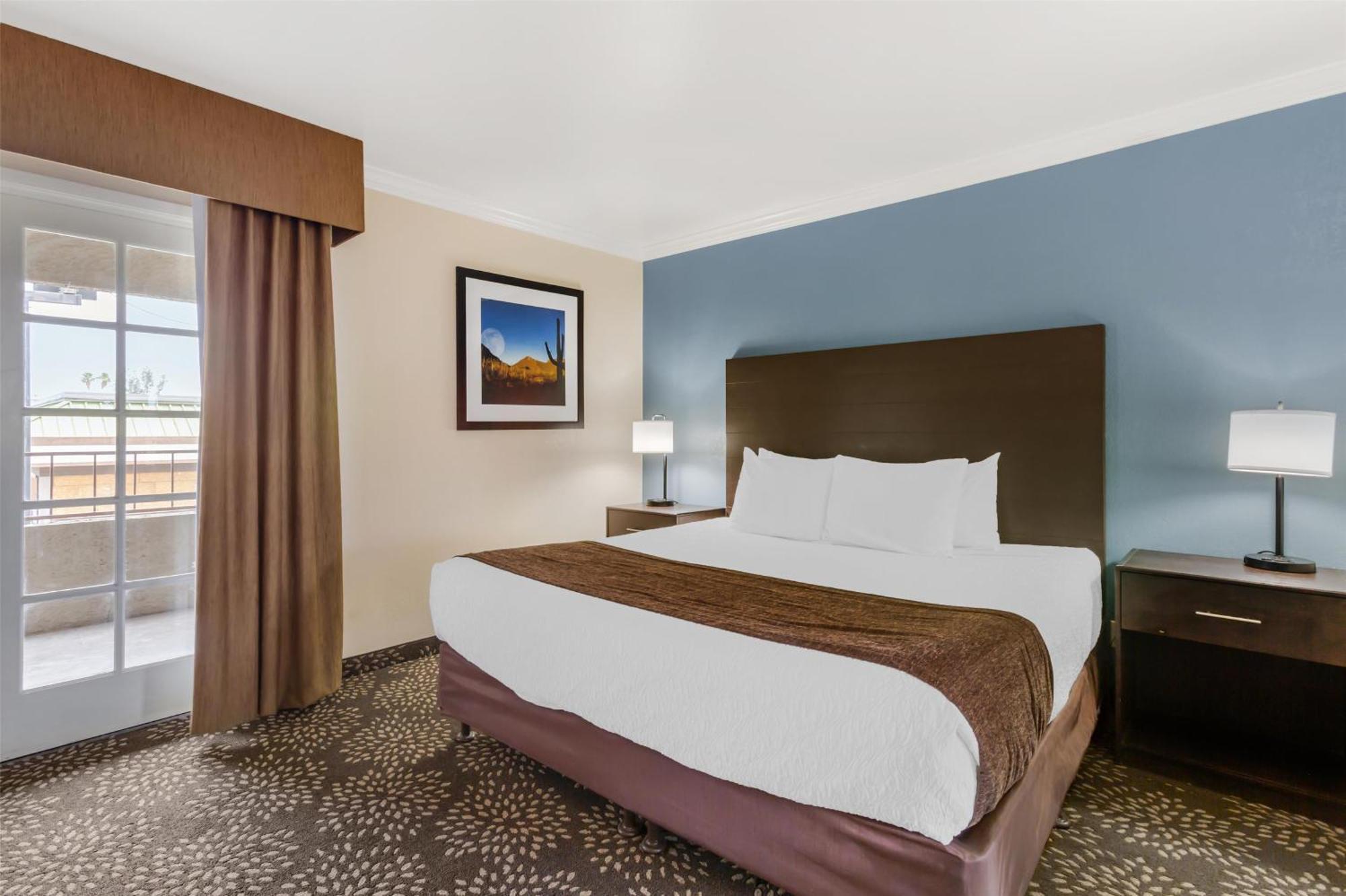 King Suite with Sofa Bed, Spa Bath and Balcony- Non-Smoking